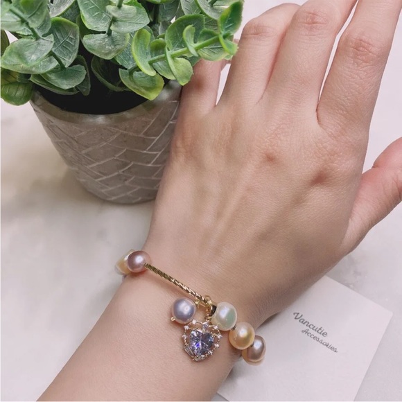 REAL Freshwater Pearl Elastic Bracelet. Cubic Zirconia Heart, 18k gold plated. - Picture 2 of 2